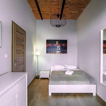 Aparthotel Centrum Stara Kamienica 3*