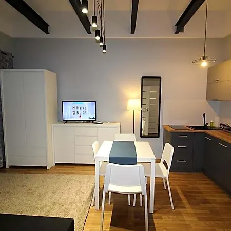 Centrum Stara Kamienica Aparthotel 3*