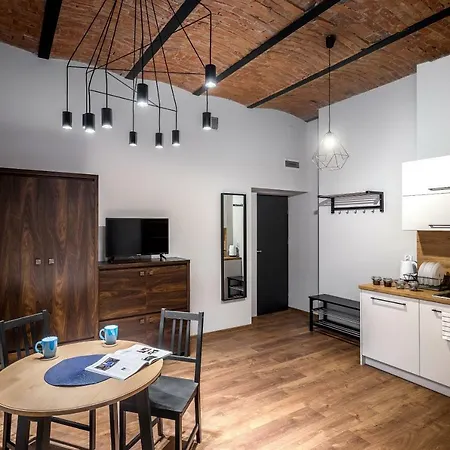 Aparthotel Centrum Stara Kamienica 3*