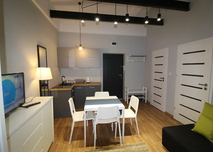 Aparthotel Centrum Stara Kamienica 3*