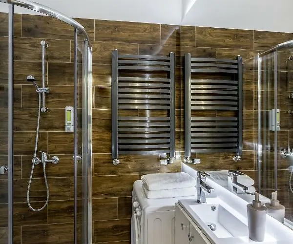 Aparthotel Centrum Stara Kamienica 3*